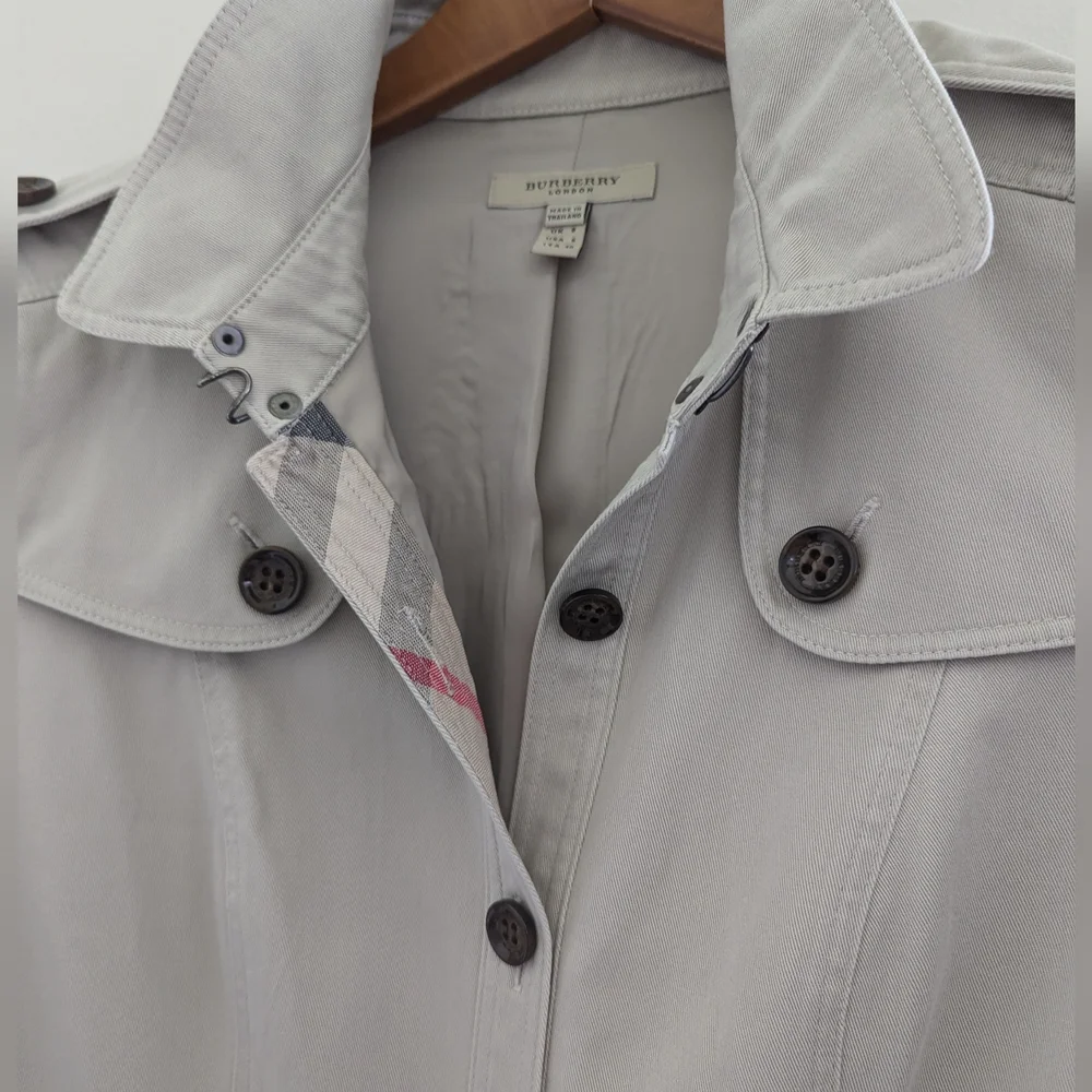 BURBERRY Vintage Women's Short Sleeve Trench Coat Dress Size 6 Classic Khaki - Picture 3 of 16